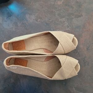 Tory Burch Tan Espadrille Peep-Toe Flats